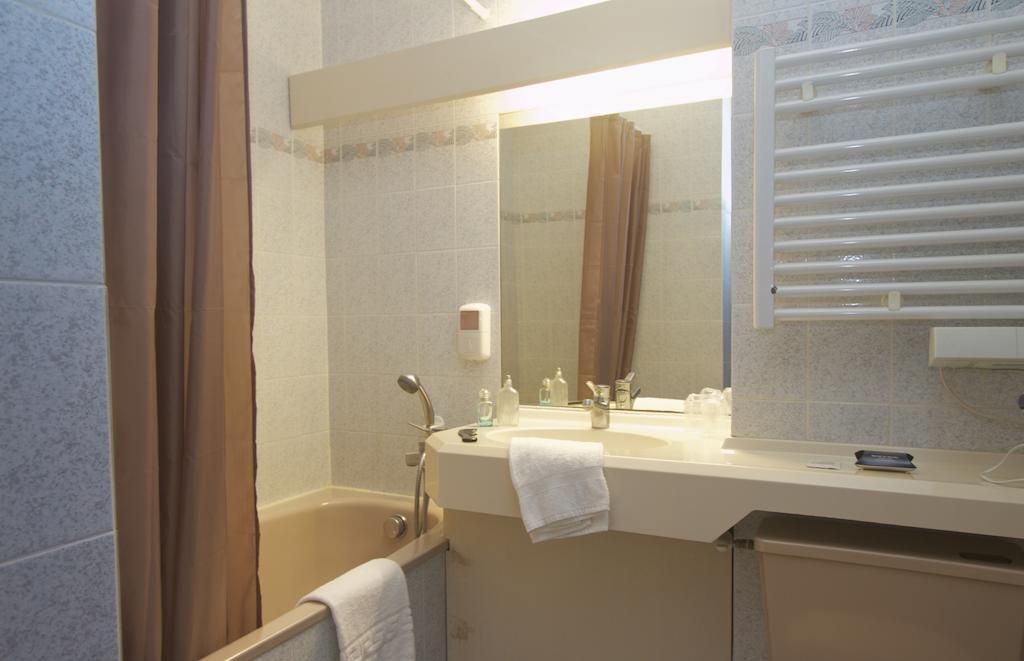 Hotel Sully Nogent-le-Rotrou Szoba fotó