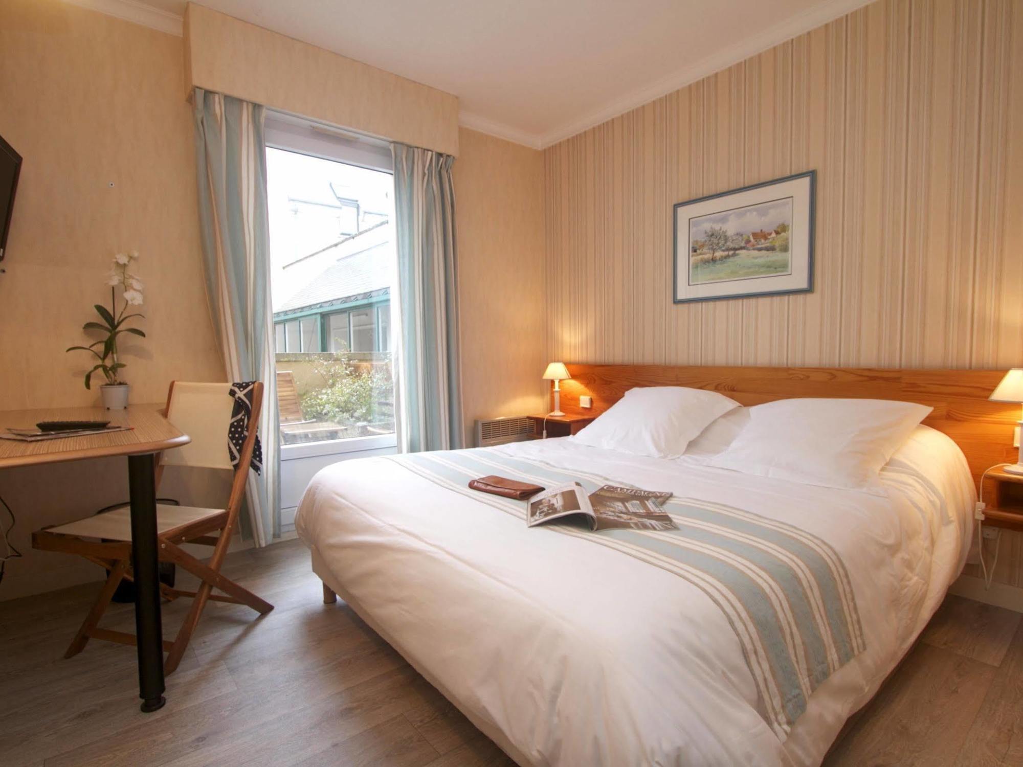 Hotel Sully Nogent-le-Rotrou Kültér fotó