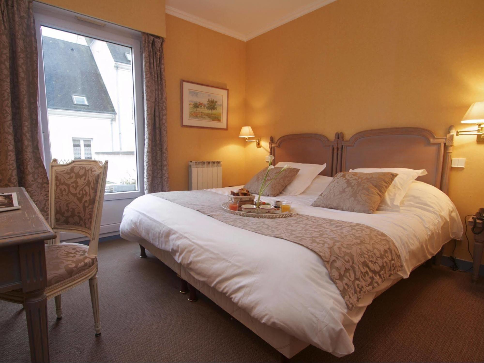 Hotel Sully Nogent-le-Rotrou Kültér fotó